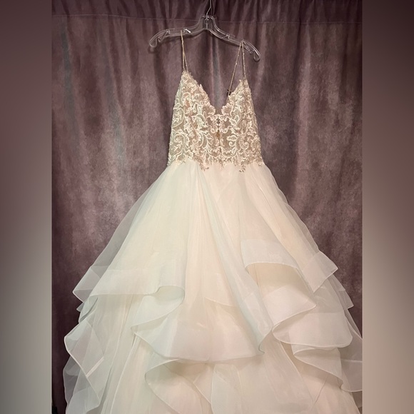 Mon Cheri Bridal wedding dress. Great condition, size 18. - Picture 8 of 9